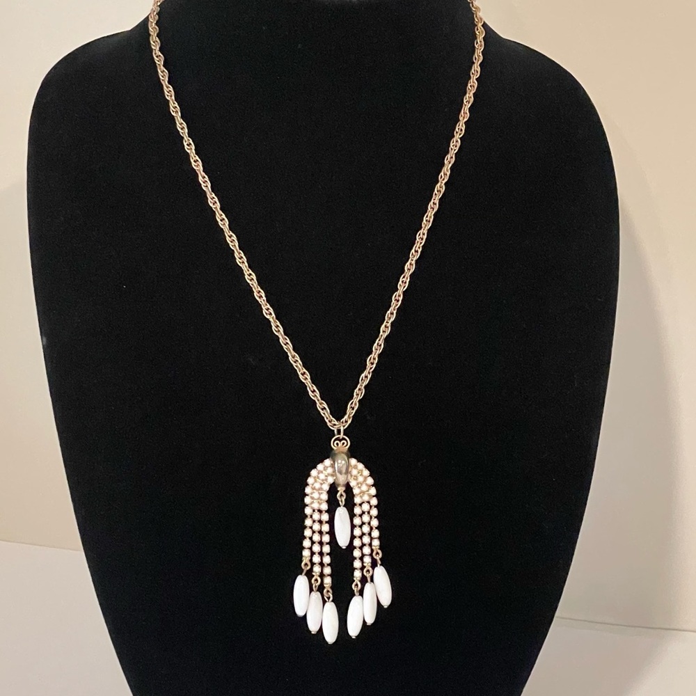 Vintage Victorian Style HOBE White Rhinestone Dangle Drop Pendant Necklace